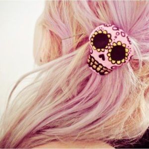 charlavail: Sugar Skull hair pin